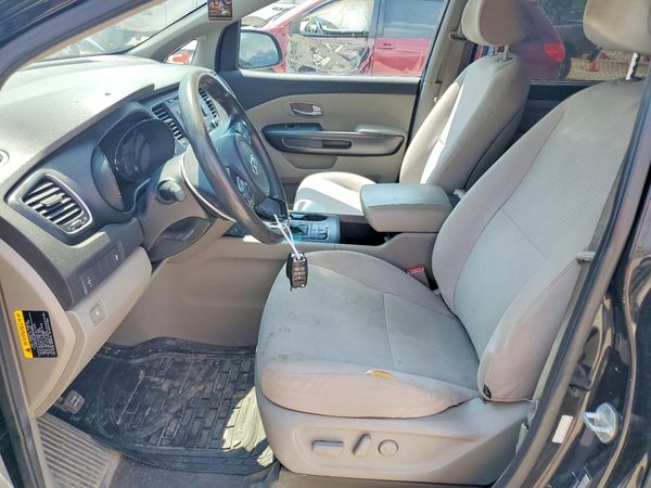 2016 KIA SEDONA LX - Middle-low