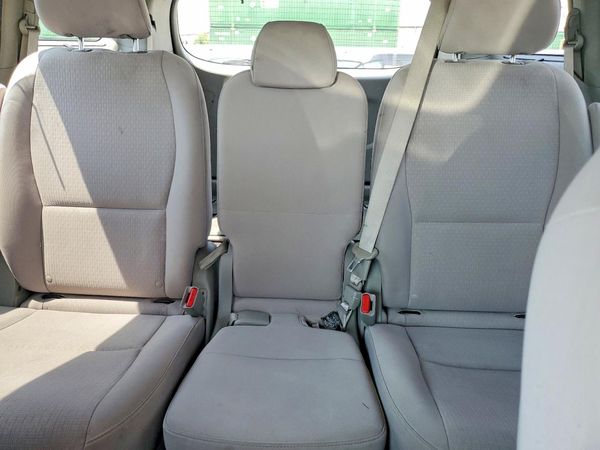 2016 KIA SEDONA LX - Middle-low
