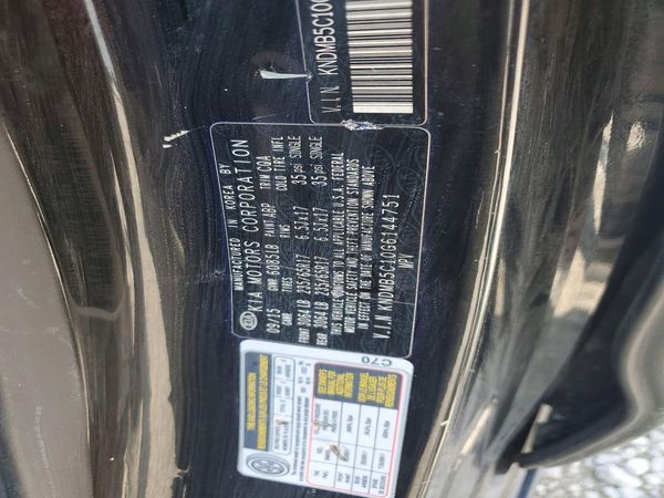 2016 KIA SEDONA LX - Middle-low