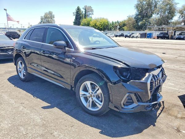 2024 AUDI Q3 S Line quattro Premium