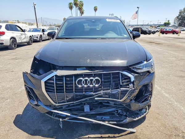 2024 AUDI Q3 S Line quattro Premium