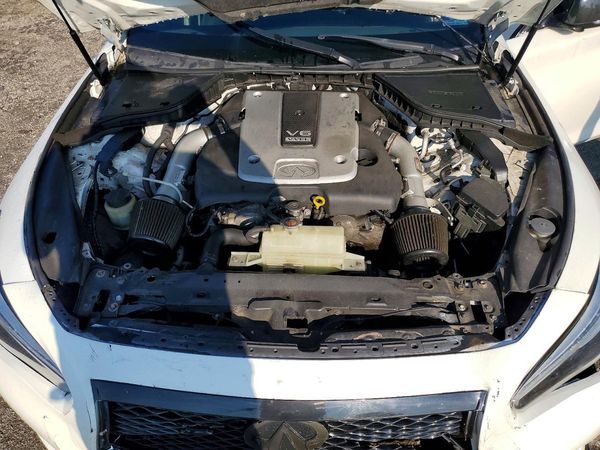 2015 INFINITI Q50