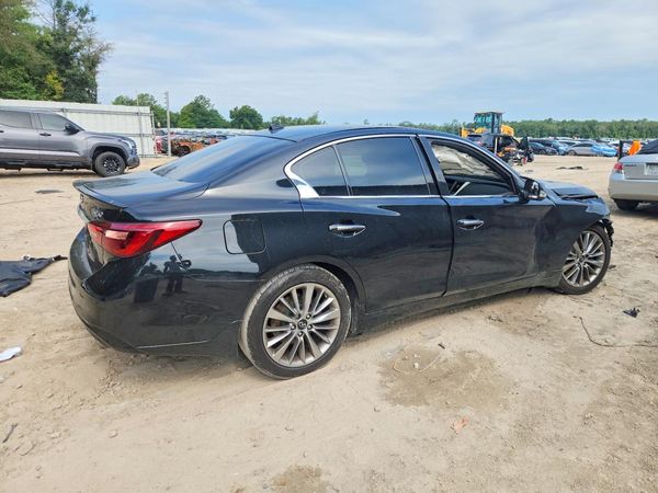 2022 INFINITI Q50 LUXE