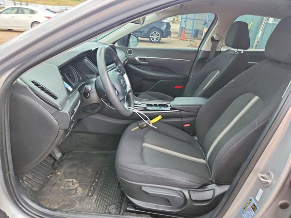 2023 HYUNDAI SONATA SE