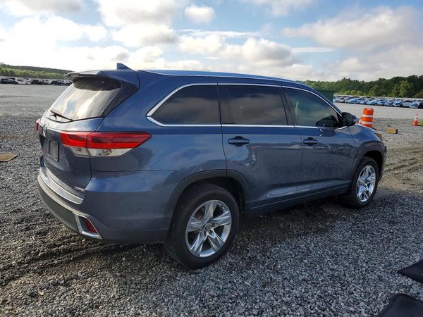 2017 TOYOTA HIGHLANDER