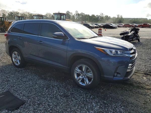 2017 TOYOTA HIGHLANDER