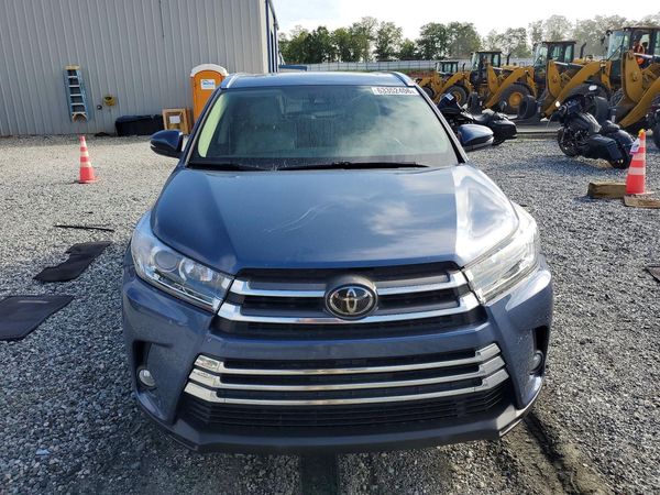 2017 TOYOTA HIGHLANDER