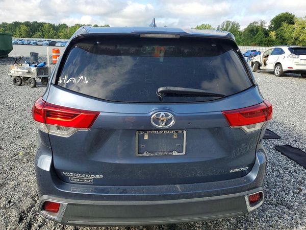2017 TOYOTA HIGHLANDER