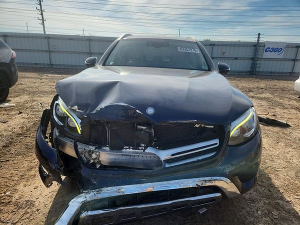 2017 MERCEDES-BENZ GLC GLC300 Base-4M