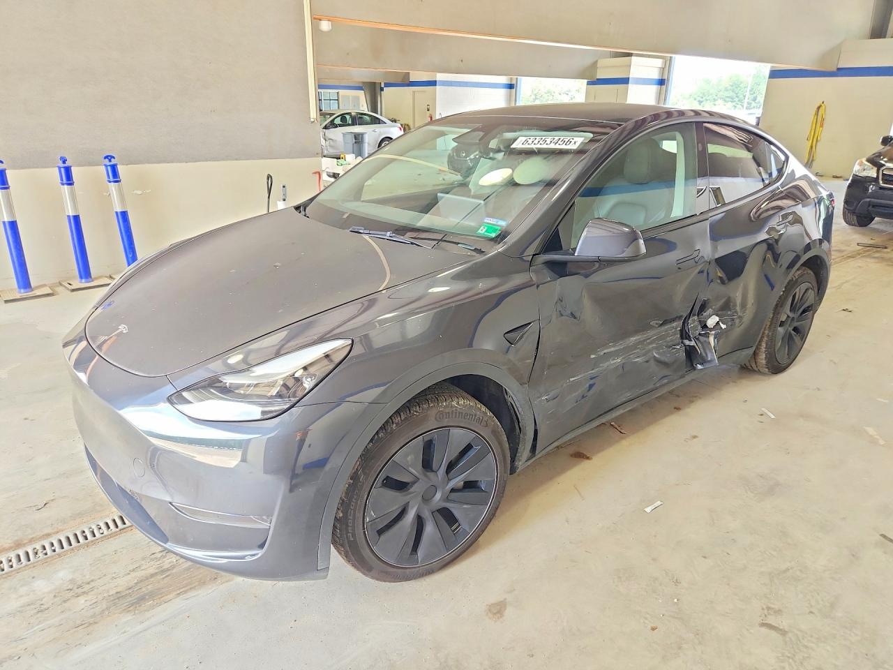 2025 TESLA MODEL Y