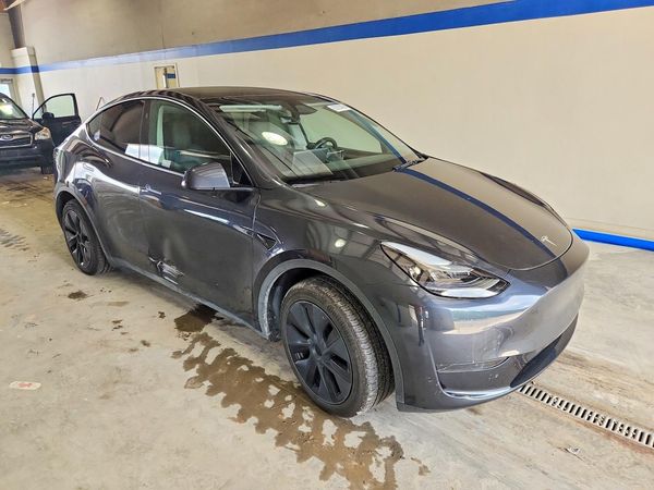 2025 TESLA MODEL Y