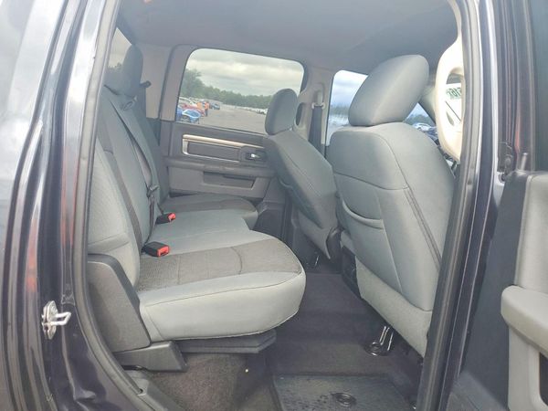 2017 RAM 1500 SLT