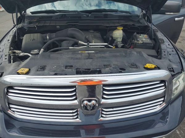 2017 RAM 1500 SLT