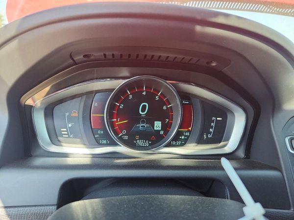 2014 VOLVO XC60