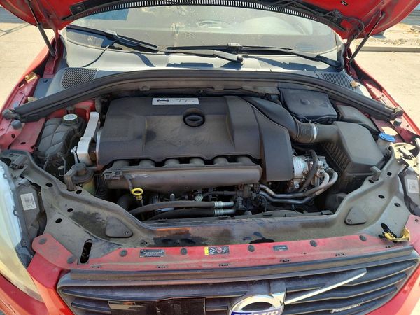 2014 VOLVO XC60