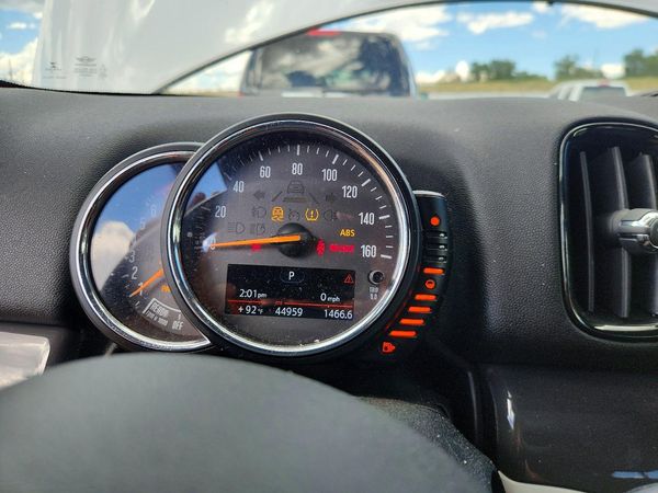 2017 MINI COOPER