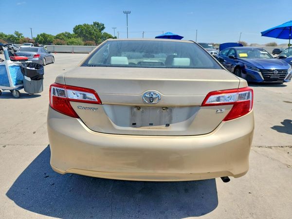 2012 TOYOTA CAMRY
