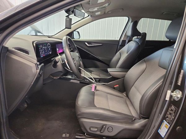 2023 KIA NIRO Wind