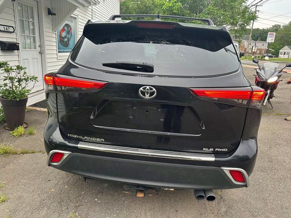 2022 TOYOTA HIGHLANDER XLE