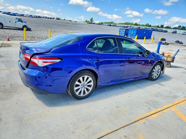 2018 TOYOTA CAMRY