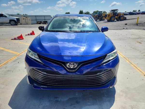 2018 TOYOTA CAMRY