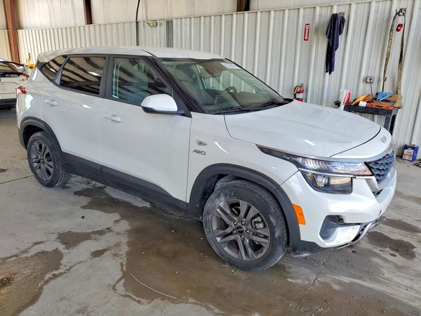 2022 KIA SELTOS LX