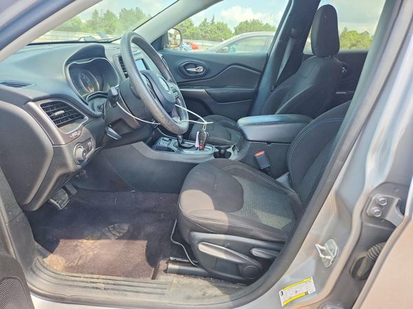 2019 JEEP CHEROKEE LATITUDE FWD