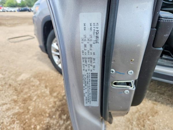 2019 JEEP CHEROKEE LATITUDE FWD