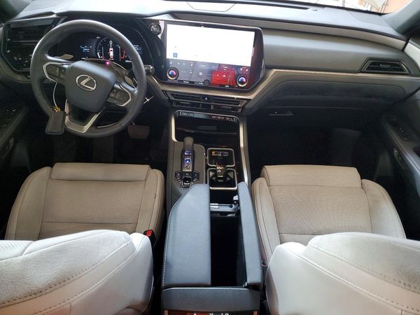 2026 LEXUS TX