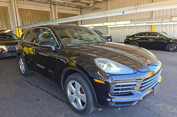 2019 PORSCHE CAYENNE