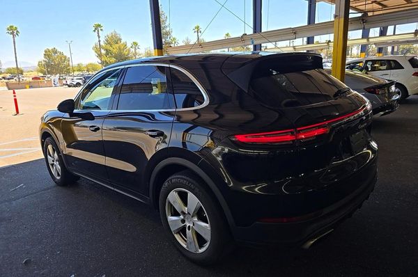 2019 PORSCHE CAYENNE