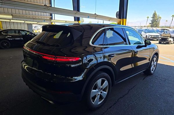 2019 PORSCHE CAYENNE