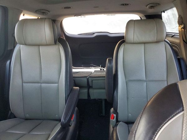 2015 KIA SEDONA