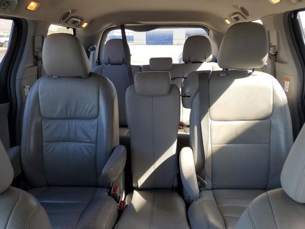 2017 TOYOTA SIENNA