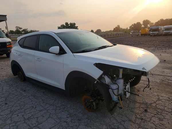 2019 HYUNDAI TUCSON SE — Passenger 3/4