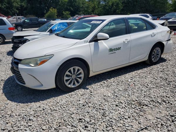 2016 TOYOTA CAMRY