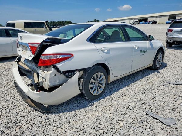 2016 TOYOTA CAMRY