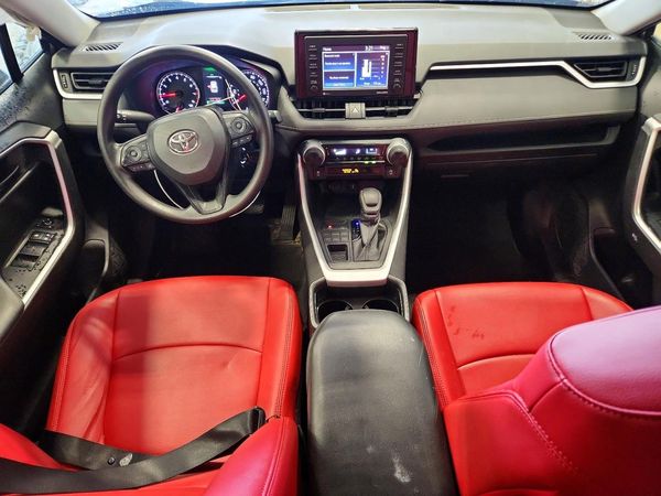 2020 TOYOTA RAV4 LE