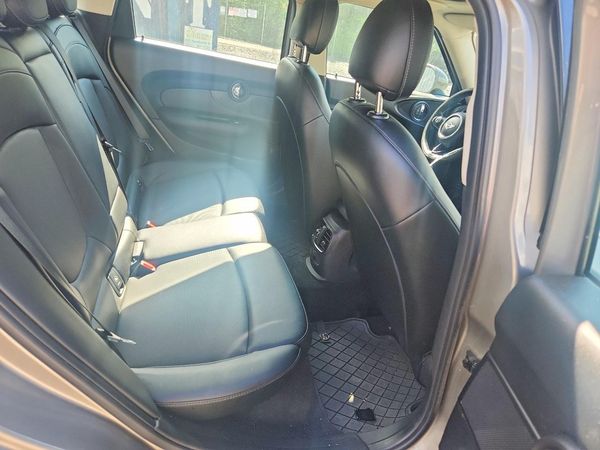 2017 MINI COOPER