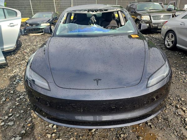 2026 TESLA MODEL 3