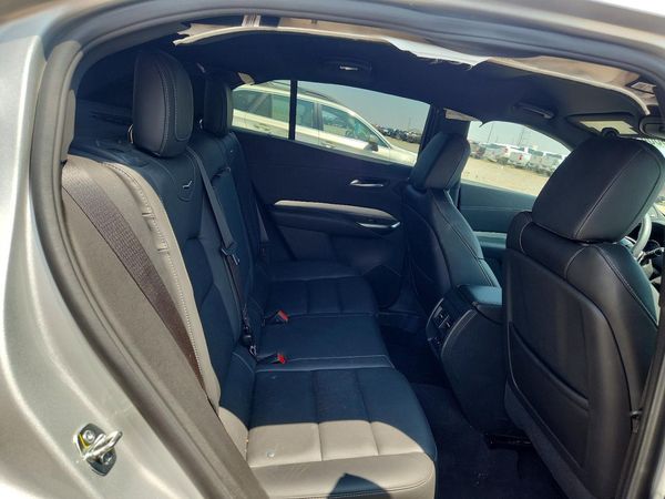 2022 CADILLAC XT4 Premium Luxury