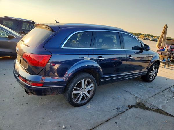 2013 AUDI Q7 Premium Plus