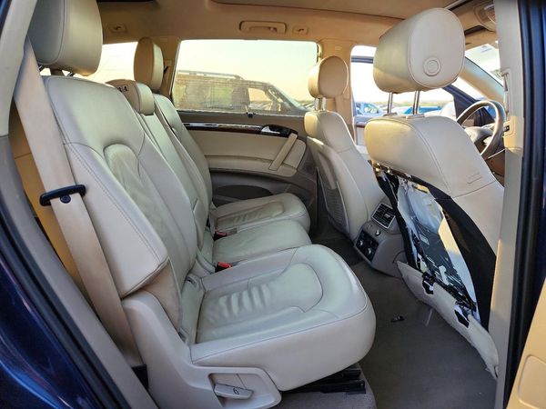 2013 AUDI Q7 Premium Plus