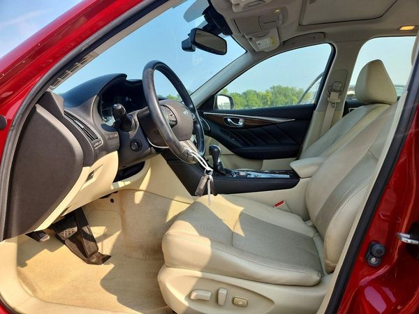 2014 INFINITI Q50