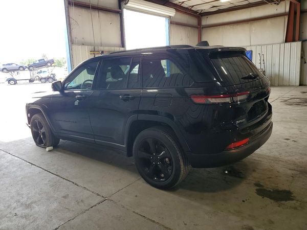 2023 JEEP GRAND CHEROKEE Laredo, Altitude