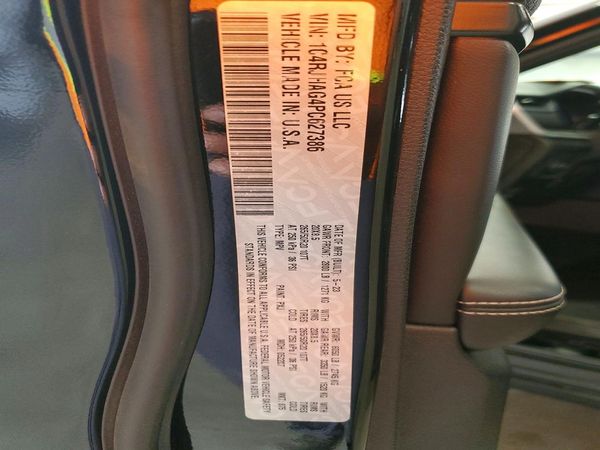 2023 JEEP GRAND CHEROKEE Laredo, Altitude
