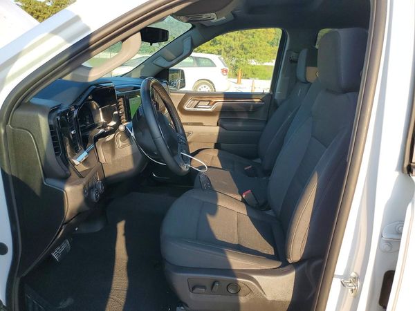 2025 CHEVROLET SILVERADO LT — DENT