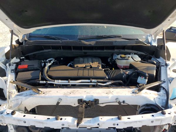 2025 CHEVROLET SILVERADO LT — Engine bay