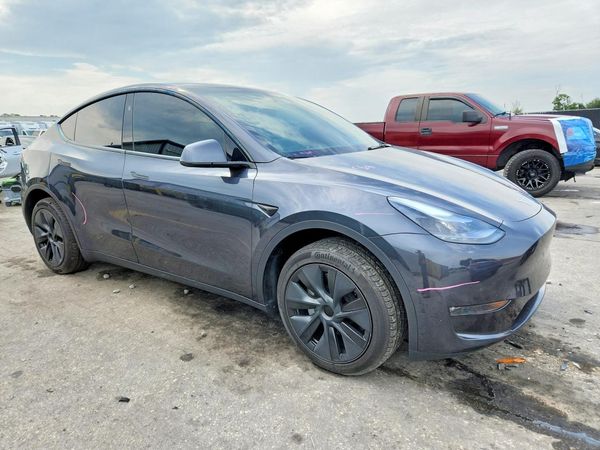 2025 TESLA MODEL Y