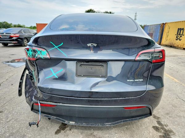 2025 TESLA MODEL Y